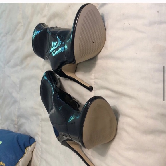 NWOT Missguided Black Vinyl Ankle Boots - Picture 5 of 6